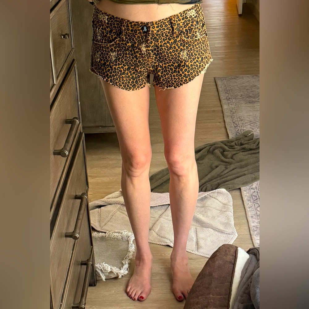 One teaspoon Sz 27 Leopard Print Women's cutoff Shorts